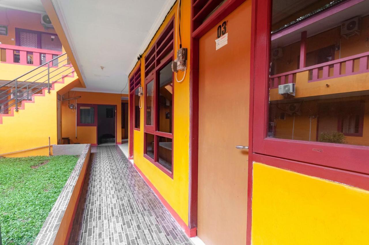 Oyo Life 3034 Taman Melati Hotel เดป็อก ภายนอก รูปภาพ