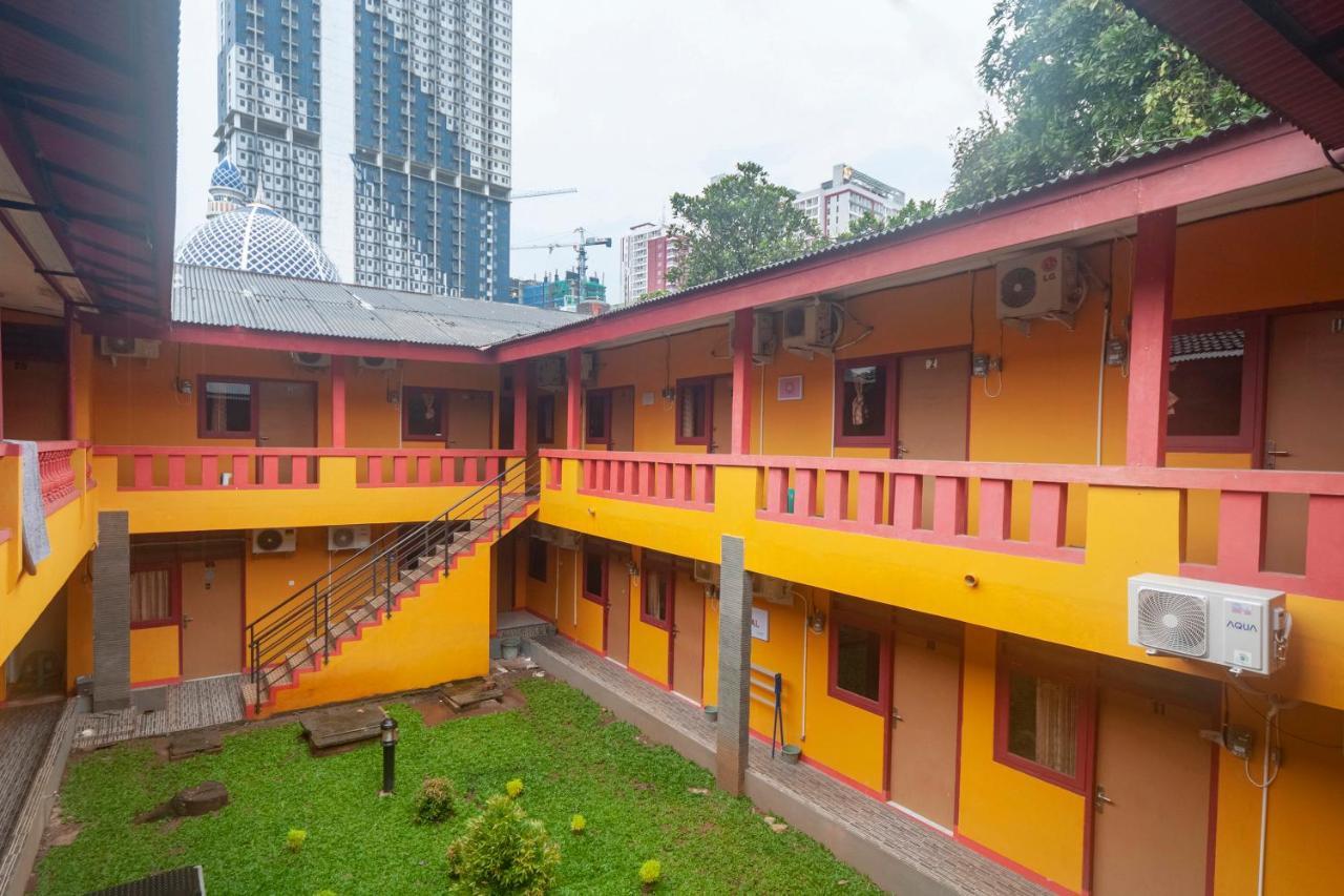 Oyo Life 3034 Taman Melati Hotel เดป็อก ภายนอก รูปภาพ