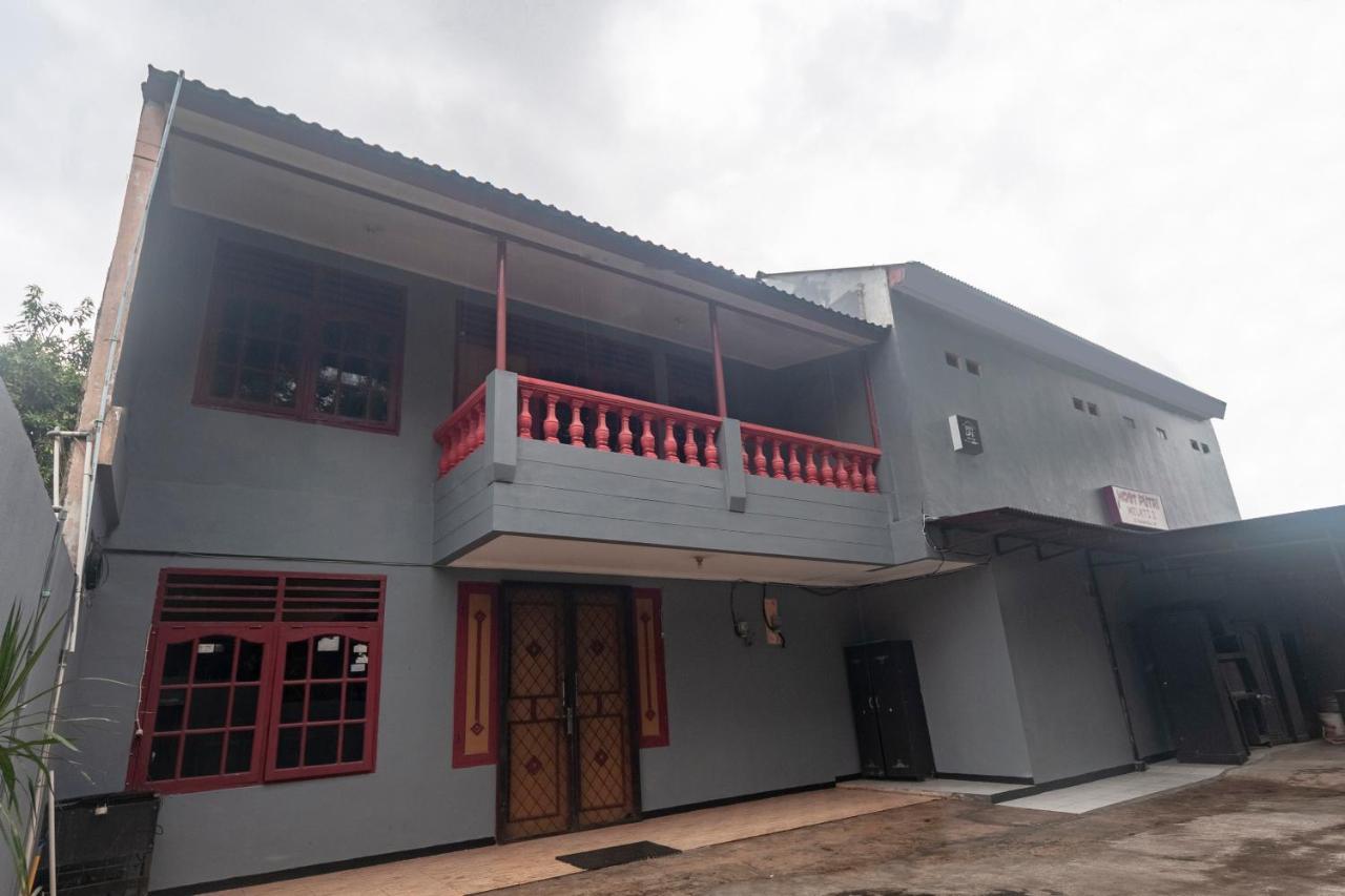 Oyo Life 3034 Taman Melati Hotel เดป็อก ภายนอก รูปภาพ